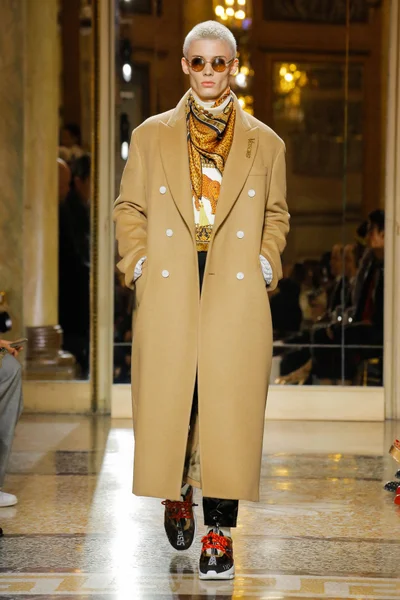 Look 1